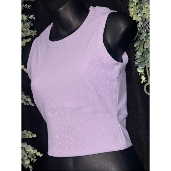 Beautiful WOMEN Move theory purple unique texture and pattern contour tank top. - Picture 3 of 6